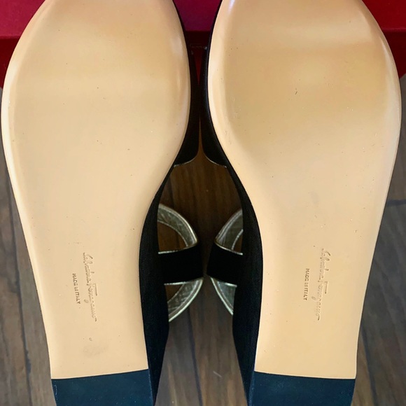 BRAND NEW Salvatore Ferragamo Suede Black Sandal - Picture 9 of 11